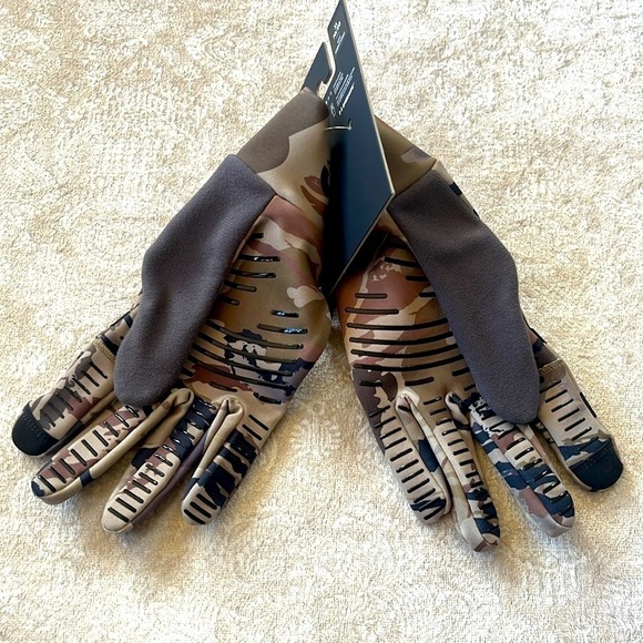 Brand New Under Armour Men’s Early Season Liner Camo Hunting Touchscreen Gloves - Picture 5 of 15